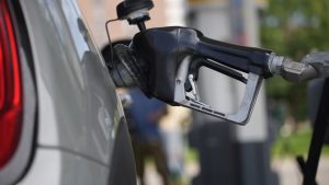 New report suggests EV incentives aimed at gasoline 'superusers'