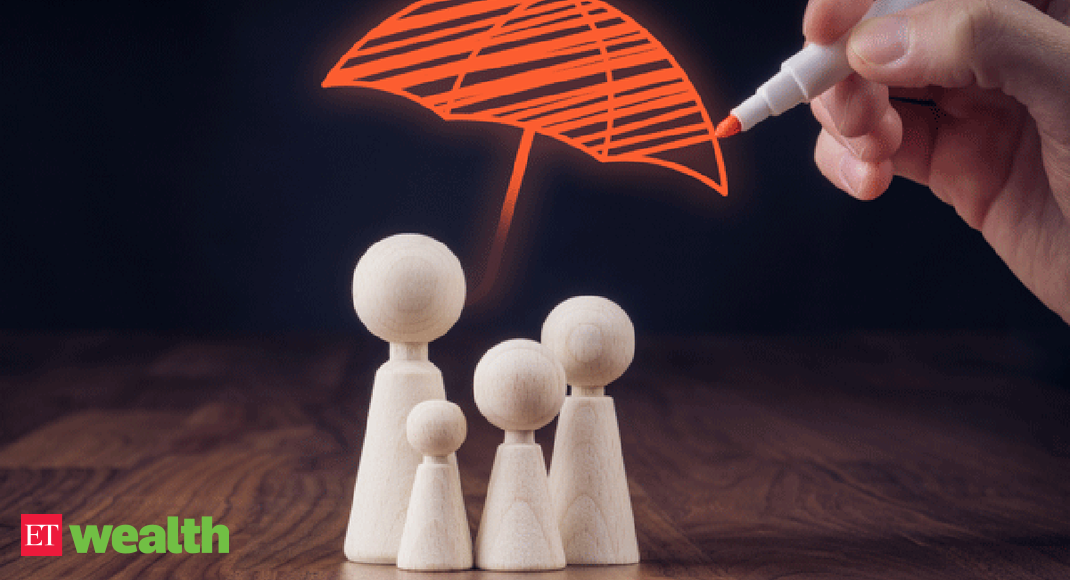 What to look for in a term life insurance policy - Economic Times