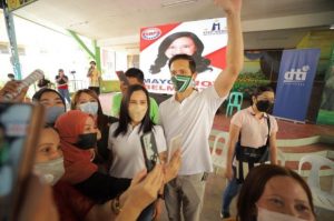 Mayor Joy Belmonte with Vice mayor Gian Sotto before hundreds of  QC micro-entrepreneurs who received financial assistance. contractual qc health employee