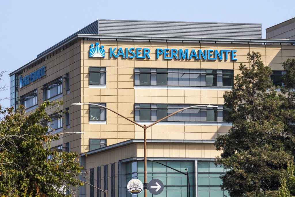 California's no-bid contract with Kaiser triggers concerns - CalMatters