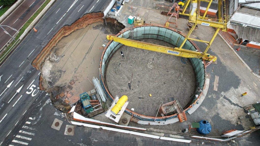 São Paulo Subway Tunnel Project Floods And Collapses Roadway