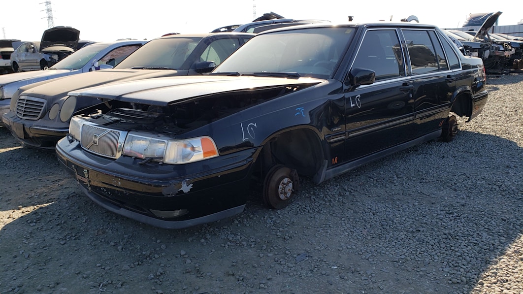 Junkyard Gem: 1998 Volvo S90