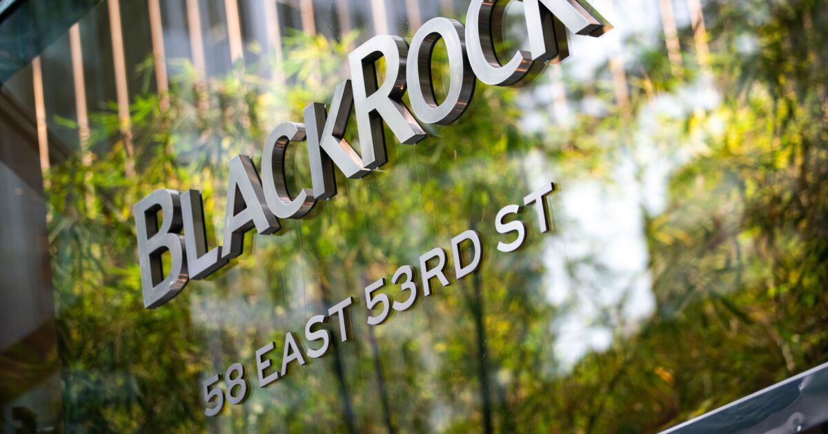 AIG says BlackRock will manage up to $150B of its assets