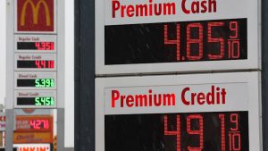 States weigh tax breaks to ease pain at gas pump