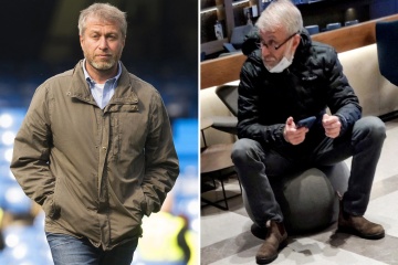 Sanctioned Abramovich 'begs pals to lend him £1M to stay afloat'