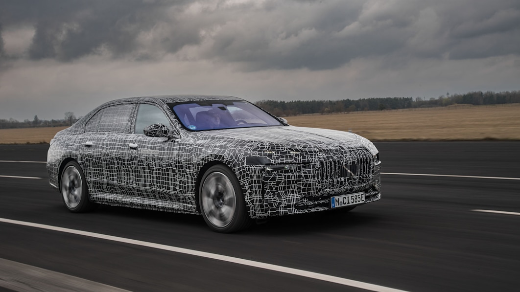 BMW 7 Series and i7 Prototype Drive | 7er future is electric and comfy