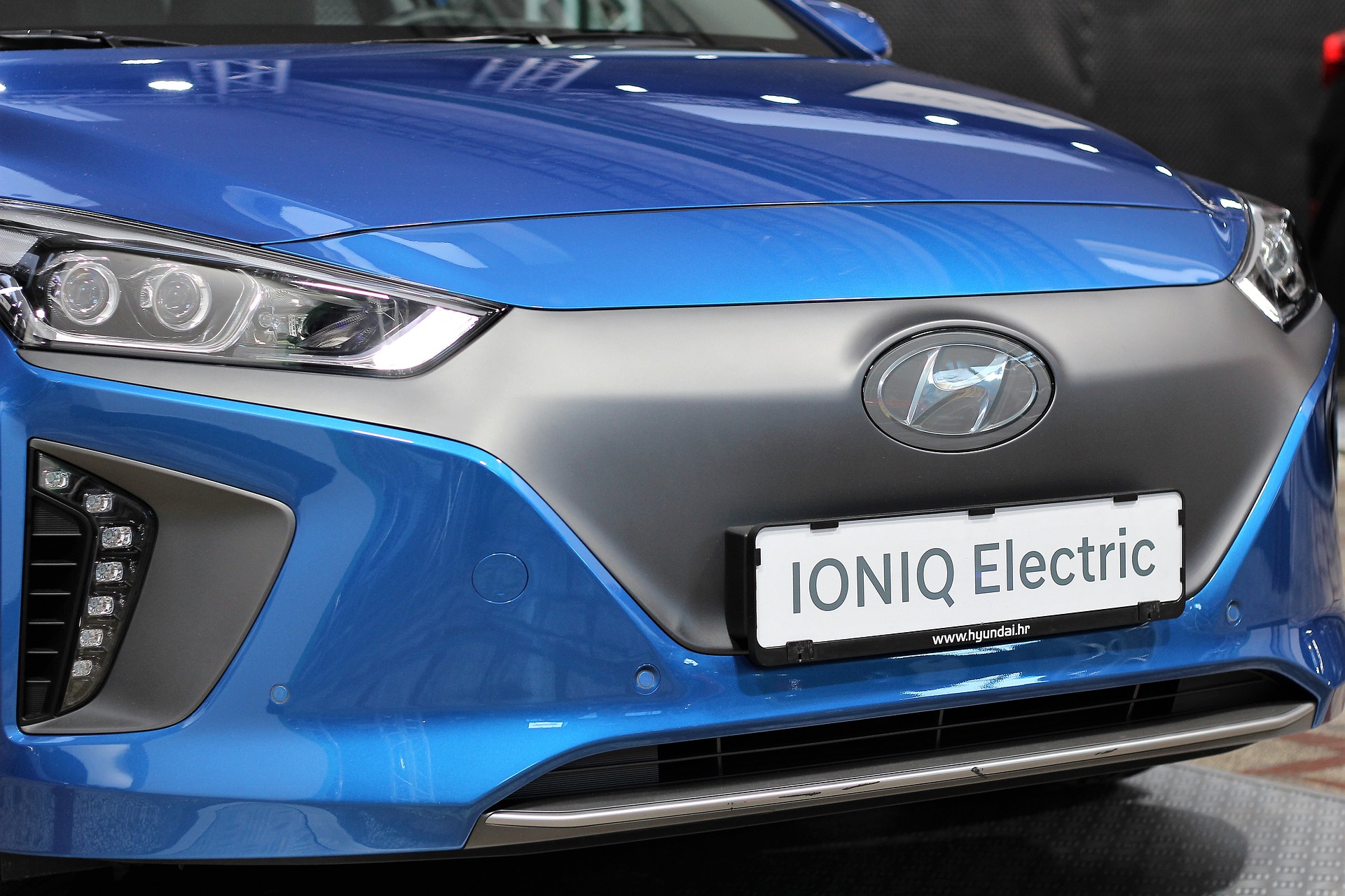 Private Hire Hyundai IONIQ Front End