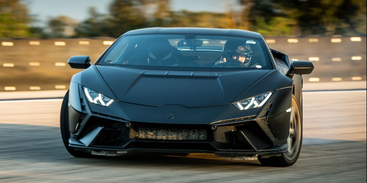 View Photos of the 2022 Lamborghini Huracán Tecnica Prototype