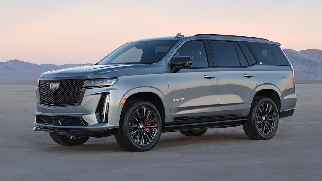 2023 Cadillac Escalade-V has GM's most powerful gas engine