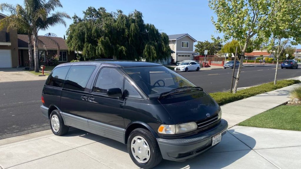 At $3,100, Is This Supercharged 1995 Toyota Previa LE A Super Deal?