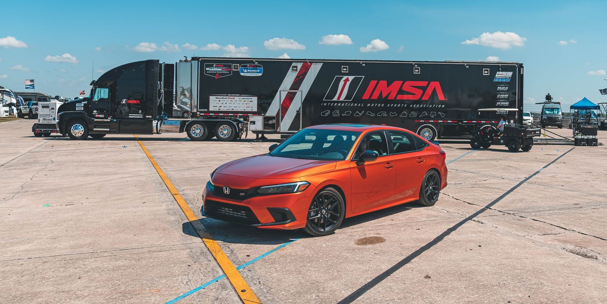 Our Long-Term 2022 Honda Civic Si Is Here to Party