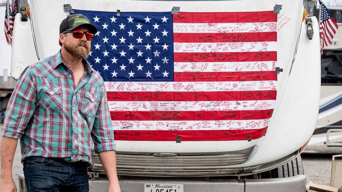 People's Convoy Too Busy Punching Each Other to Sneak Back Into Washington, D.C.