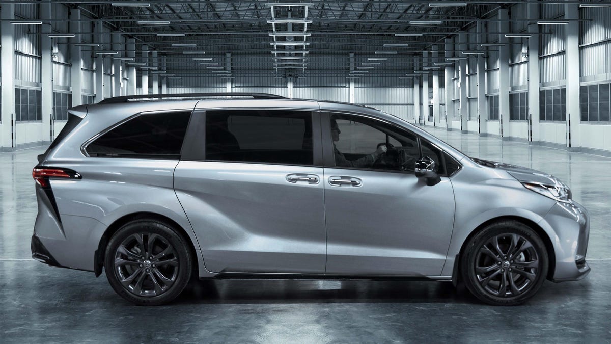 The 2023 Toyota Sienna 25th Anniversary Edition Will Be Rarer Than a Lamborghini Diablo