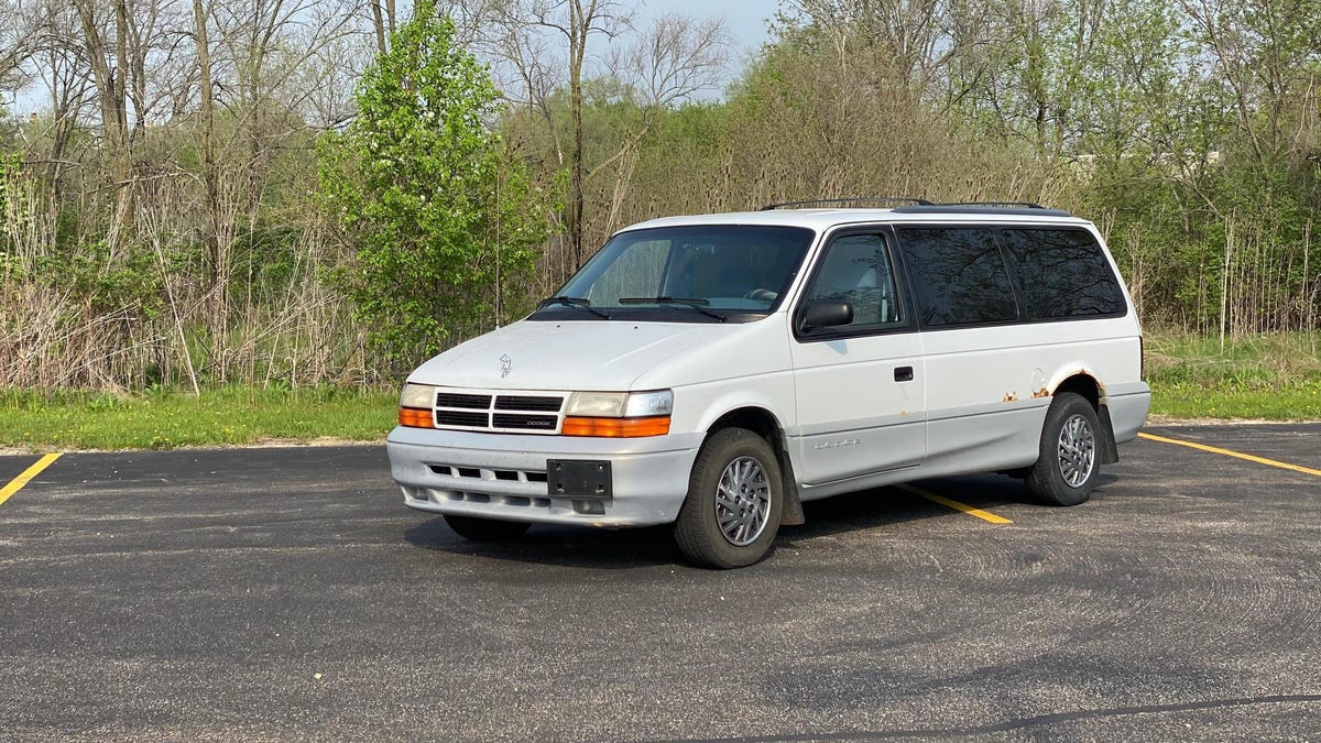 This Minivan Is What $1,200 Gets You in Today's Used Car Market