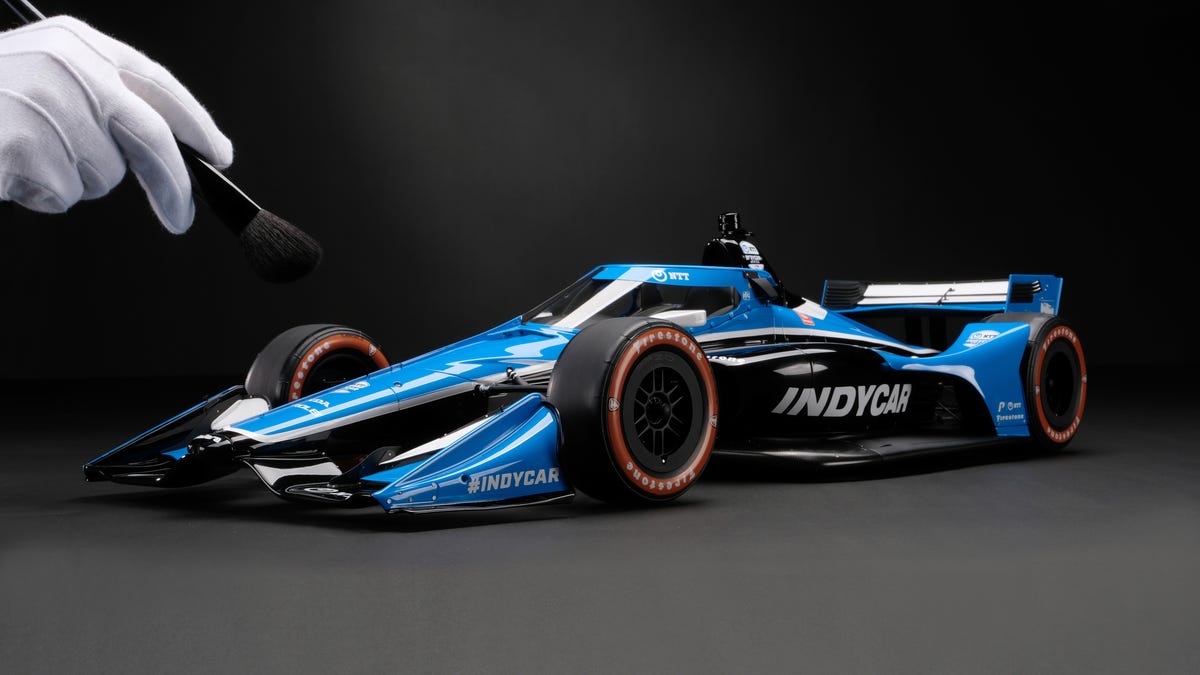 This Scale-Model IndyCar Is Almost Indistinguishable From the Real Thing