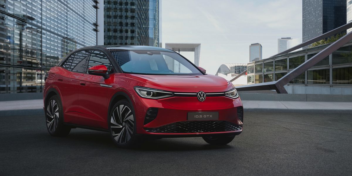 View Photos of the 2023 Volkswagen ID.5 GTX