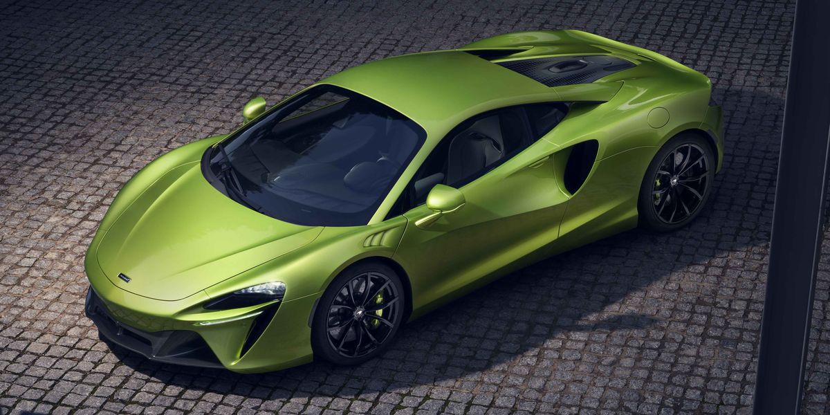 2023 McLaren Artura