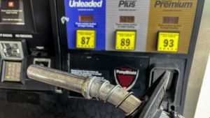 5 cheapest and most expensive states to buy gas and diesel