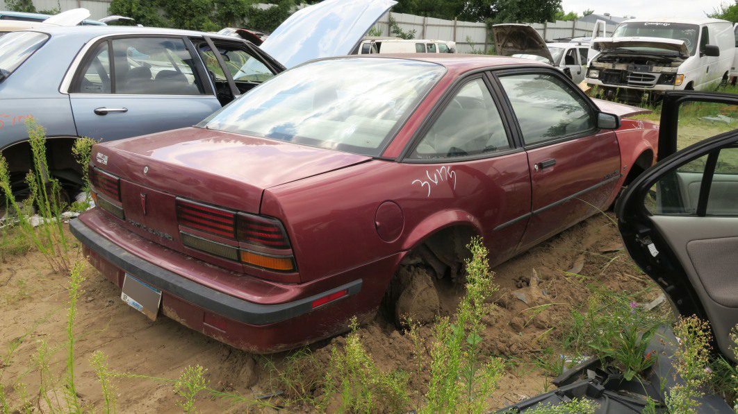 Junkyard Gem: 1989 Pontiac Sunbird SE Coupe