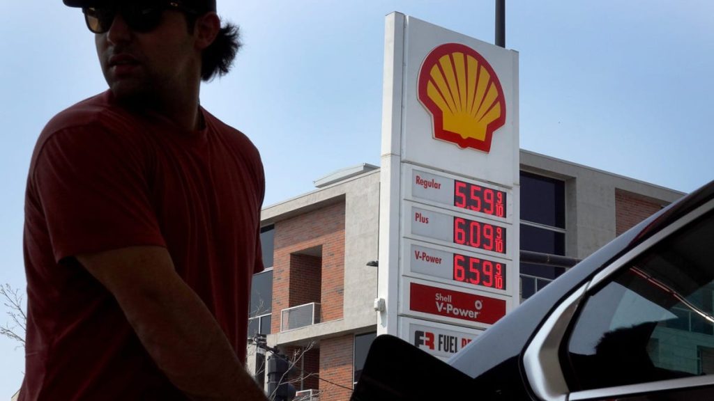 Manager Who Accidentally Listed Gas For 69 Cents Fired After $16,000 Loss