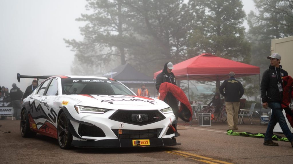 The Pikes Peak International Hill Climb Is a Triumph of Enthusiasm Over Cash