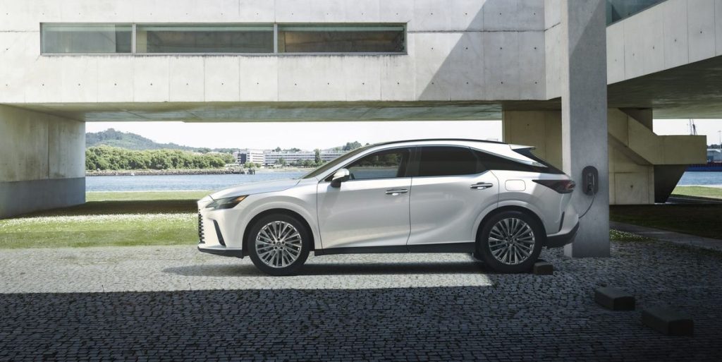 View Photos of the 2023 Lexus RX