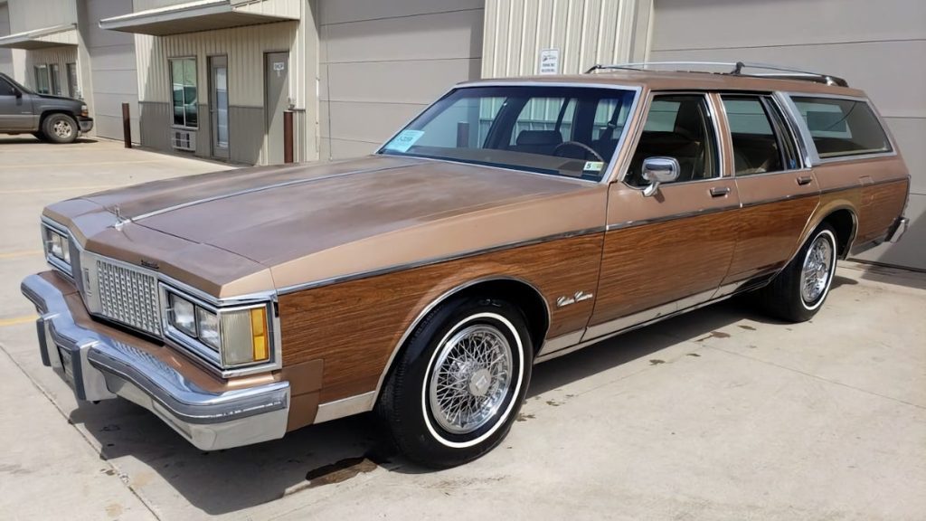 At $11,995, Would You Hit the Highway in This 1989 Olds Custom Cruiser?