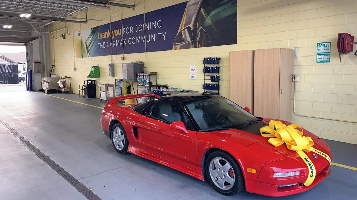 CarMax Employee Scores Deal of a Lifetime With $30,000 Acura NSX