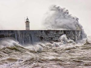 storm-wind-waves