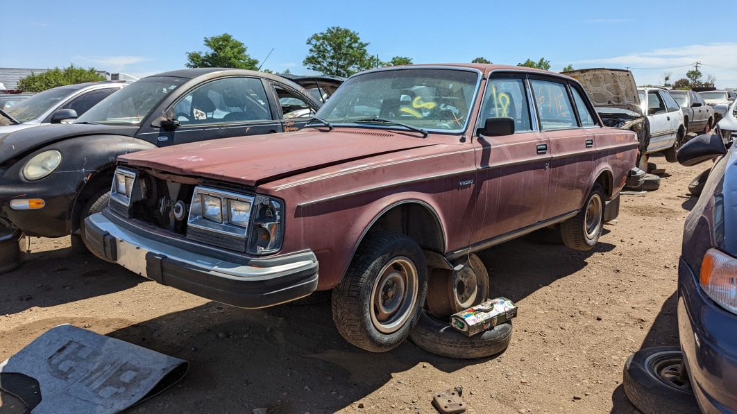 Junkyard Gem: 1982 Volvo 244 DL