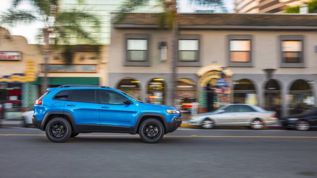 NHTSA investigates a million-plus Jeep Cherokees for parking brake issue