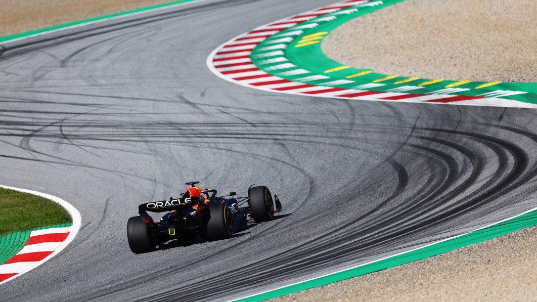 Verstappen cruises from the pole to win F1 Austrian GP sprint