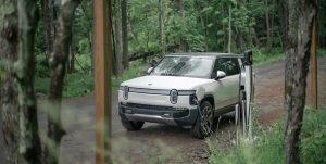 View Photos of the 2022 Rivian R1S