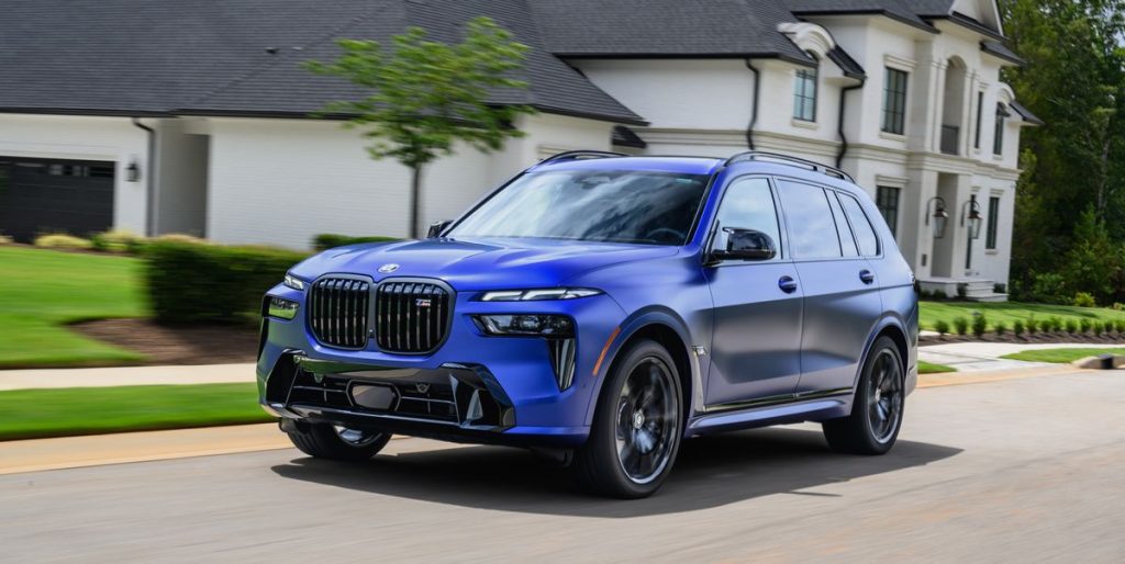 2023 BMW X7's Weird New Face Belies the SUV's Inner Beauty