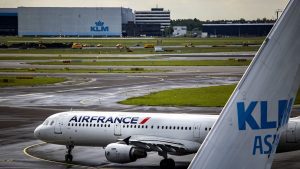 Crew Steps In to Break Up Fight Between Air France Pilots During Flight