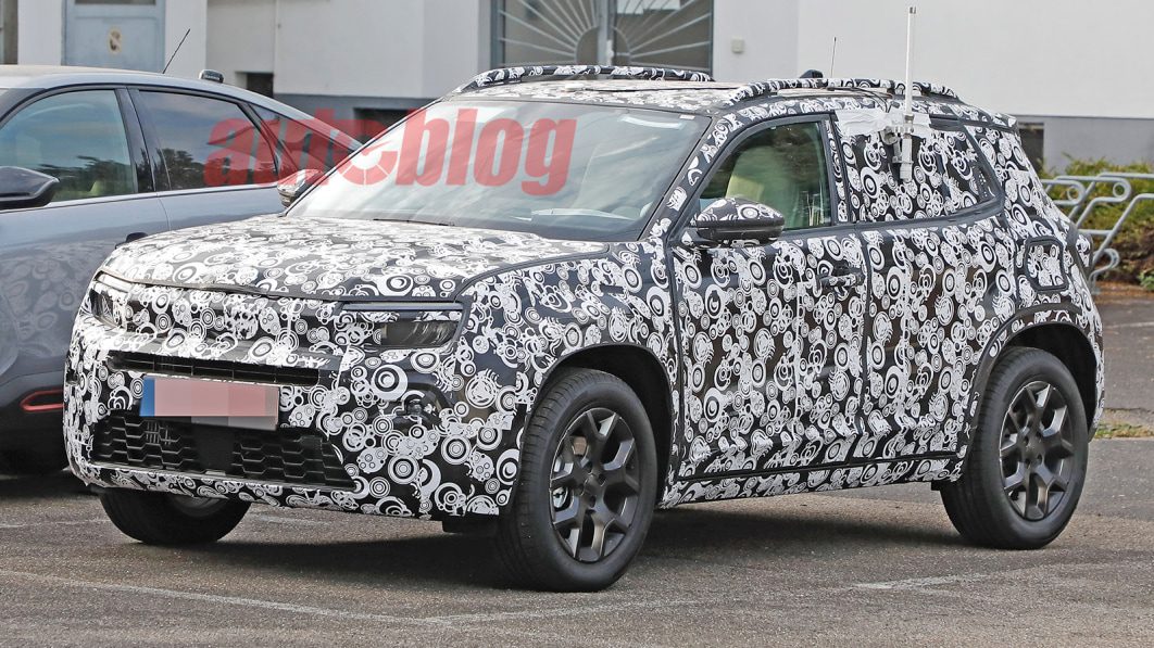 Jeep Jeepster spy photos give us a look inside