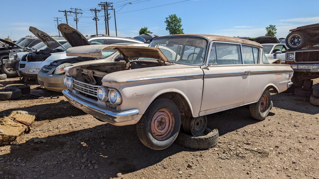 Junkyard Gem: 1962 Rambler Classic 6 Custom Club Sedan