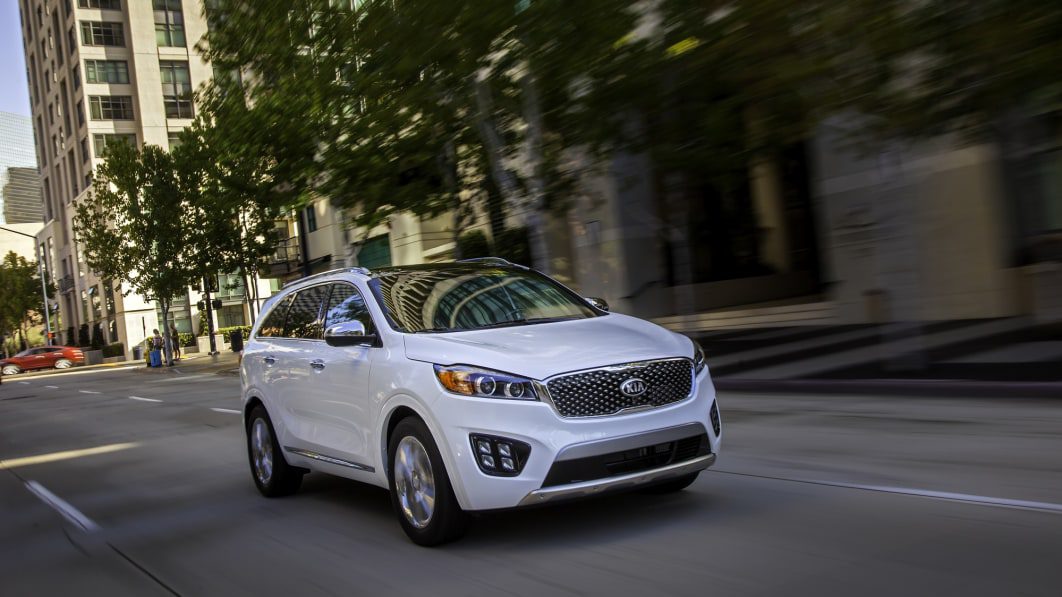 Kia recalls 28,000 units of the 2016 Sorento and Sedona over rollaway risk