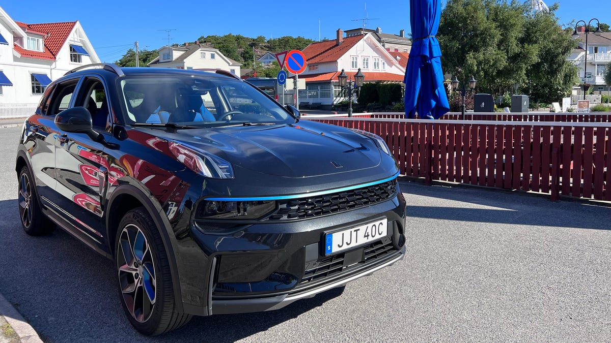 The 2022 Lynk & Co 01 Is a Car for People Who Don't Care About Cars