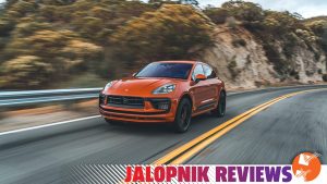 The 2022 Porsche Macan Is a Sports Sedan Pretending to Be A Crossover