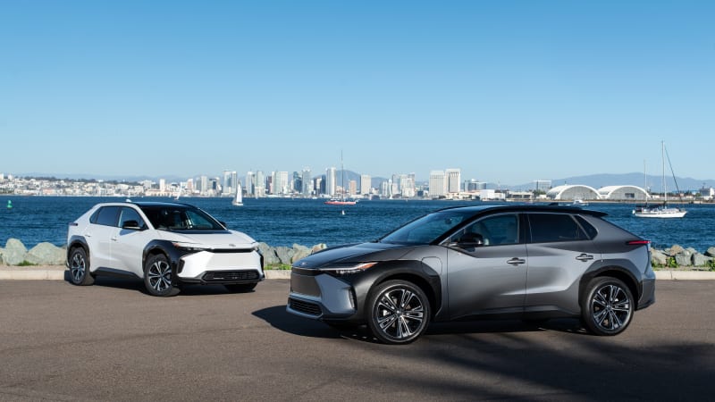 Toyota reverses course, recognizes California's authority to set emissions standards