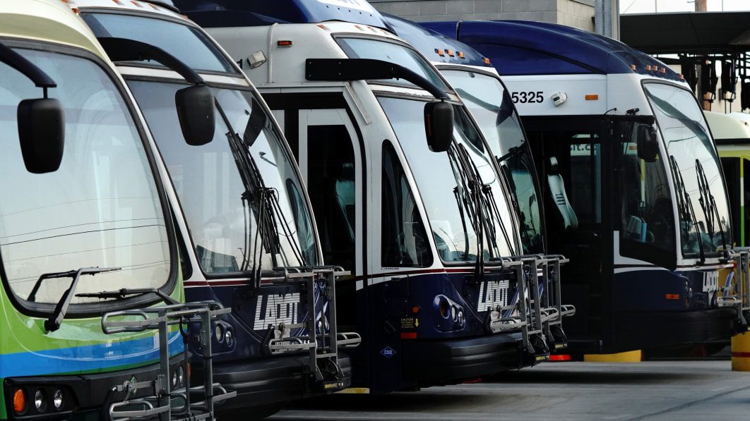 U.S. grant awards $1.66 billion for low-emissions buses