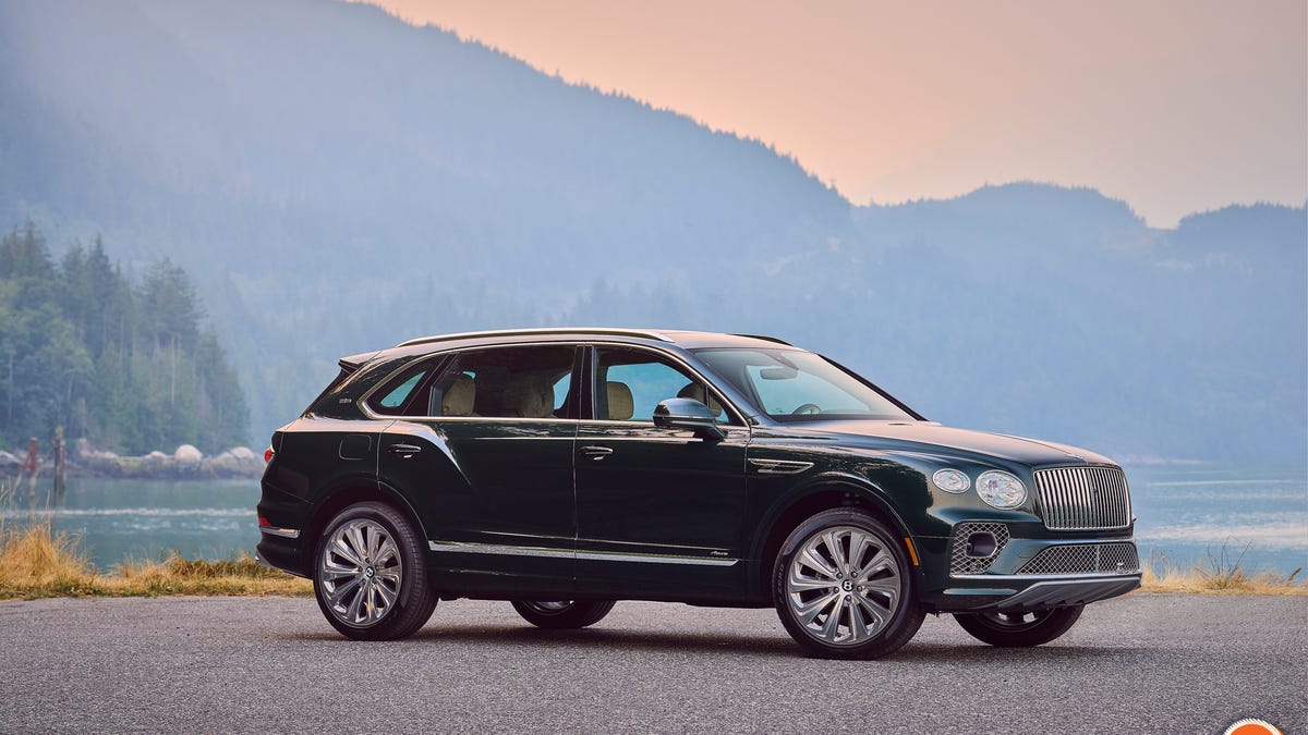 2023 Bentley Bentayga EWB Asks You to Stretch Your Wallet if You Want to Stretch Your Legs