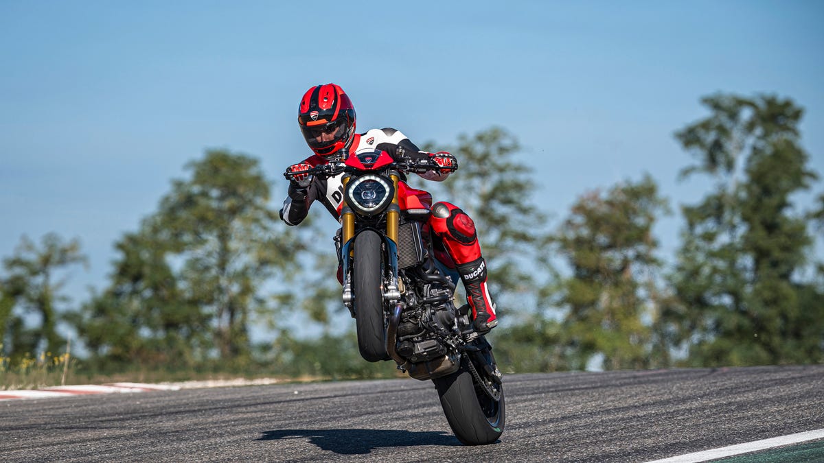 2023 Ducati Monster SP Is a Featherweight Wheelie Rippin’ Machine and We Love It