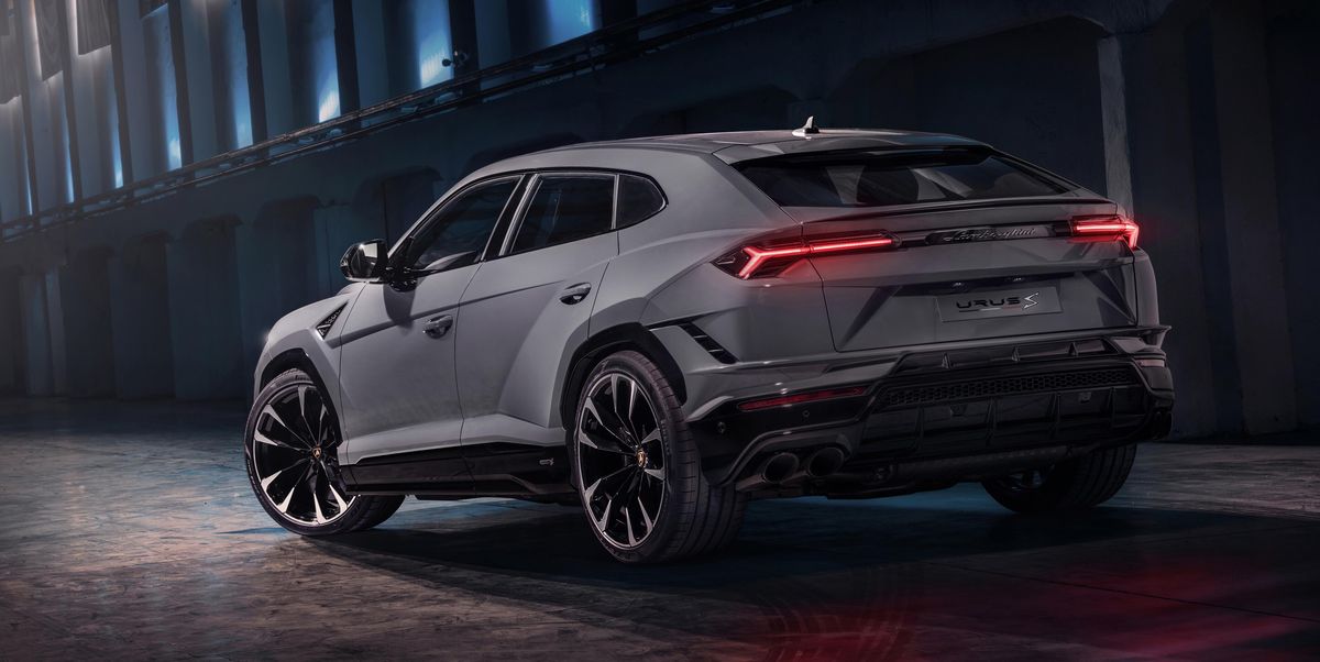 2023 Lamborghini Urus S Slots below Performante but Packs the Same Power