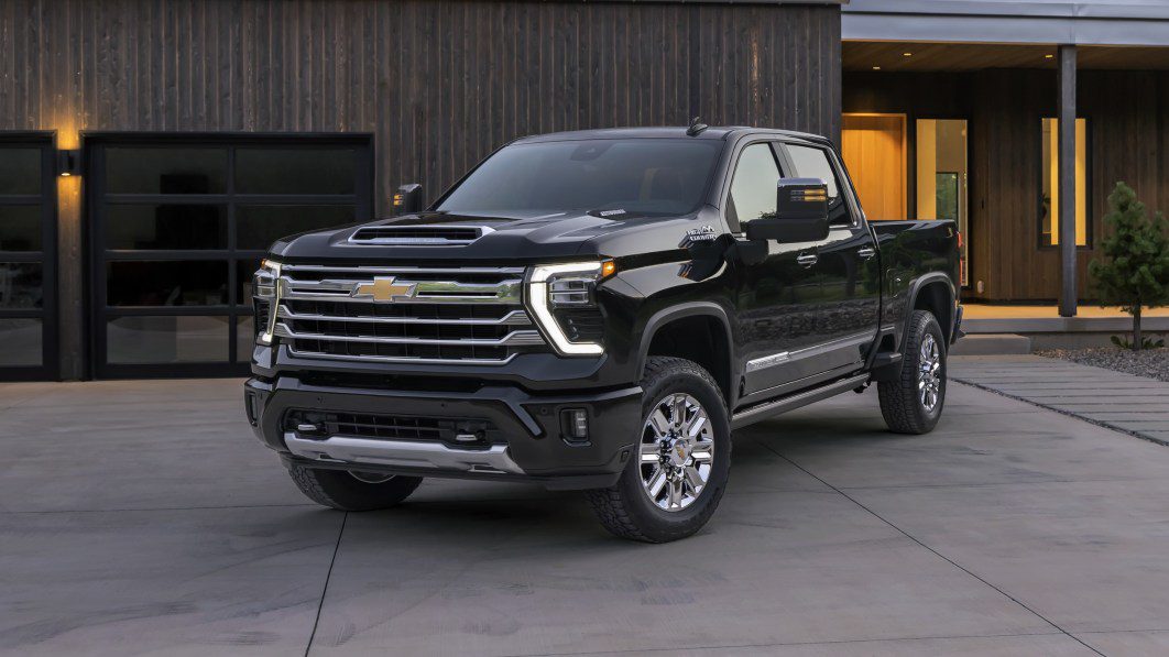 2024 Chevy Silverado HD gets more powerful turbodiesel V8s, nicer interior