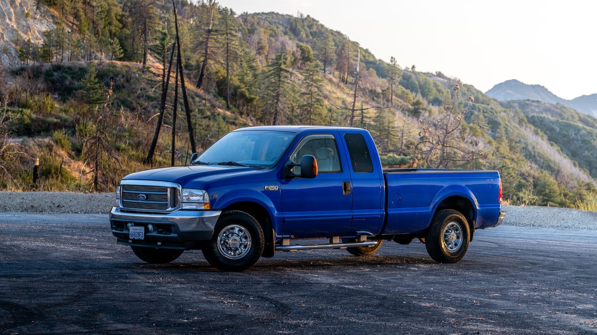 Class-Action Lawsuit Claims Ford Cheaped Out on Super Duty Roof Structure