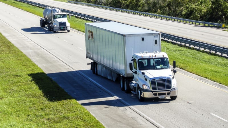 EPA considers tougher emissions rules for heavy trucks