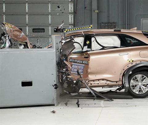 a 2019 hyundai nexo hydrogen fuel cell suv is crash tested by the iihs
