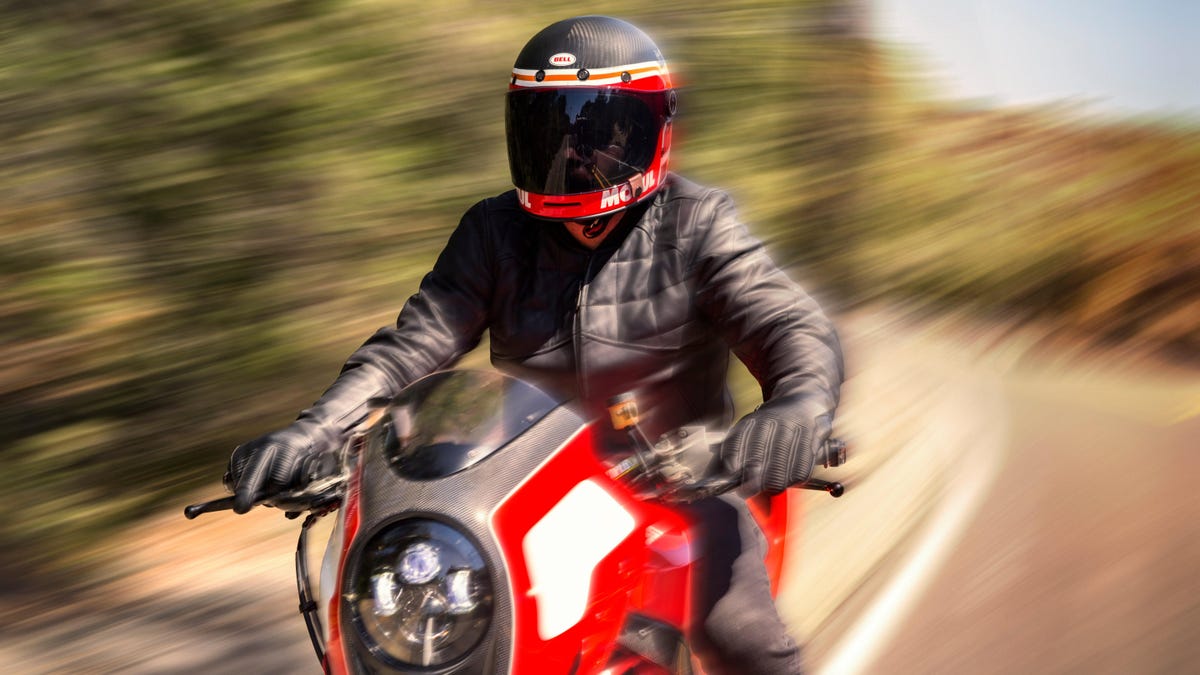 Roland Sands and Bell Helmet Blast to the Past With the Bullitt Carbon Mulholland